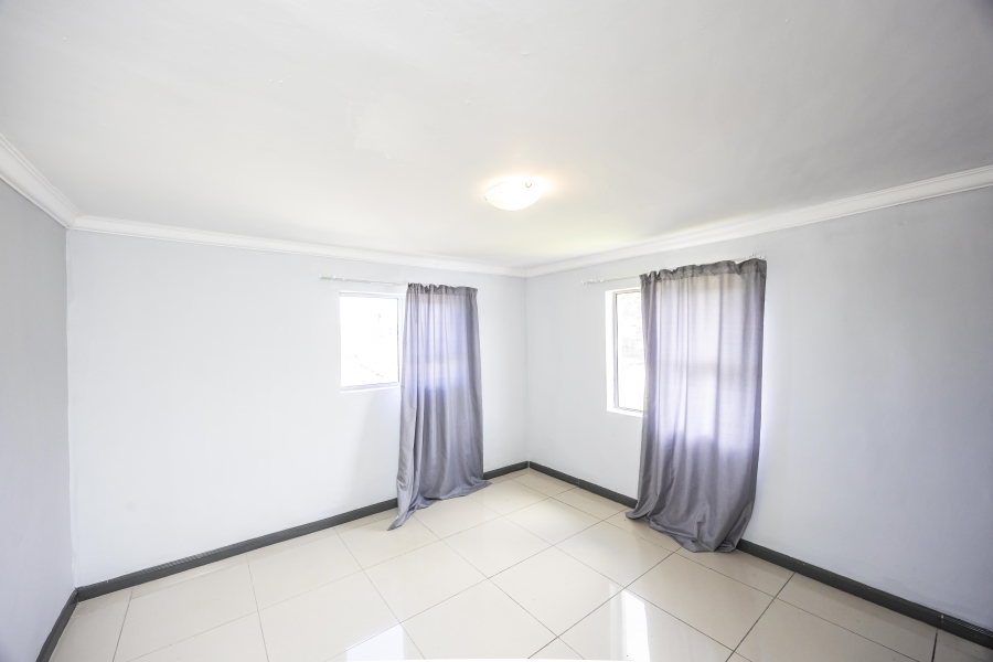 5 Bedroom Property for Sale in Sunnyridge Eastern Cape